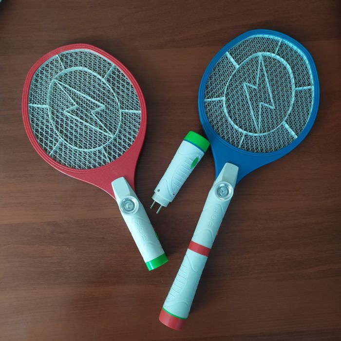 2 в 1 Антимоскит электрический на аккумуляторе с двумя фонариками