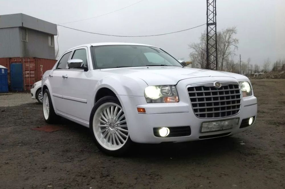 Молдинги на Chrysler 300c