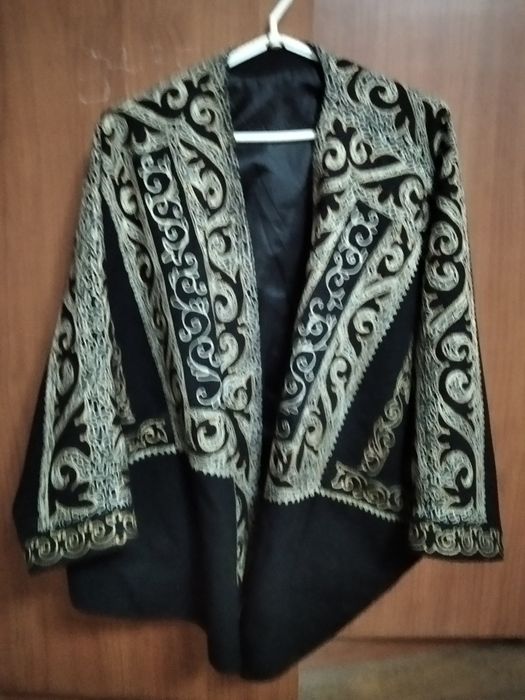 Продам национальный казахский чапан
