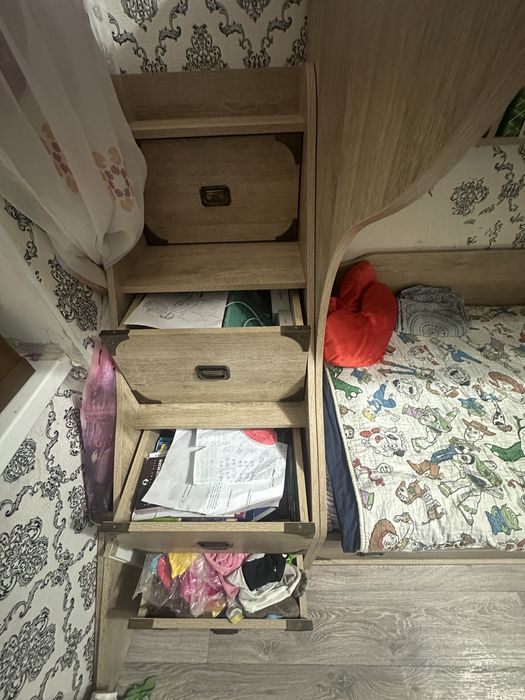 Двухярусная детская кровать