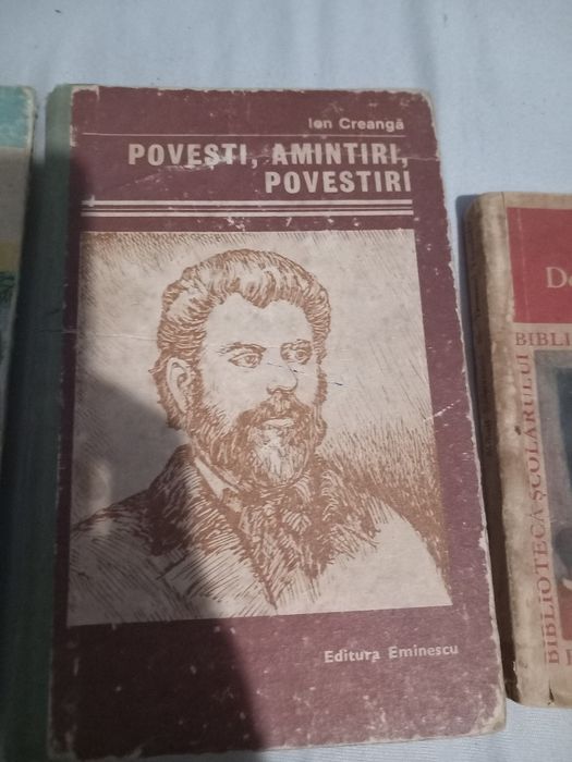 Vând cărți vechi.