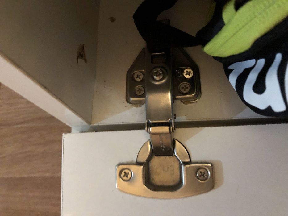 тв шкаф ұсталынған