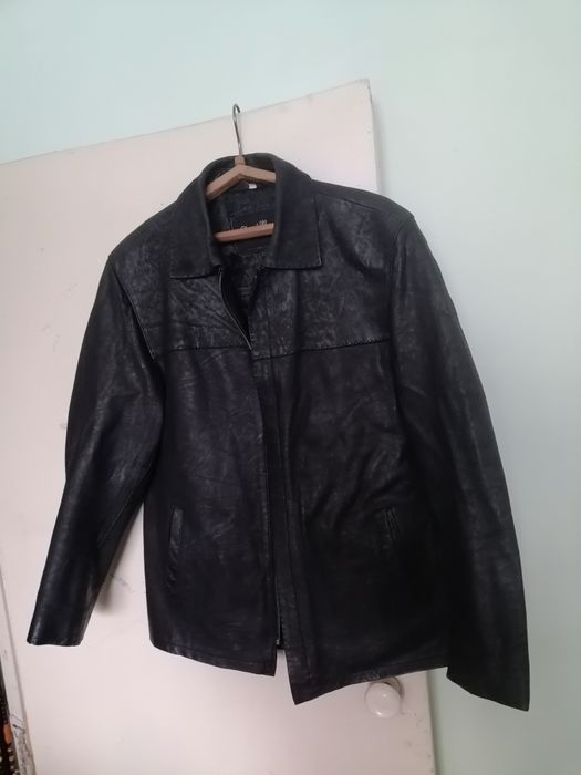 Продам кожаные куртки.