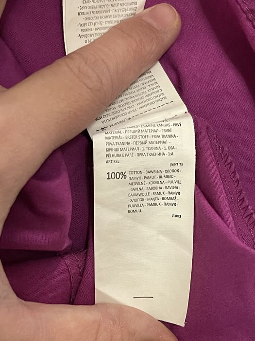 Платье с воланами на руках