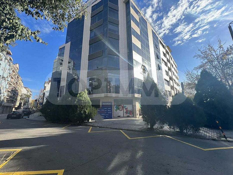 Офис помещение в района на Операта