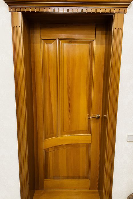 Продам входную внутреннюю дверь