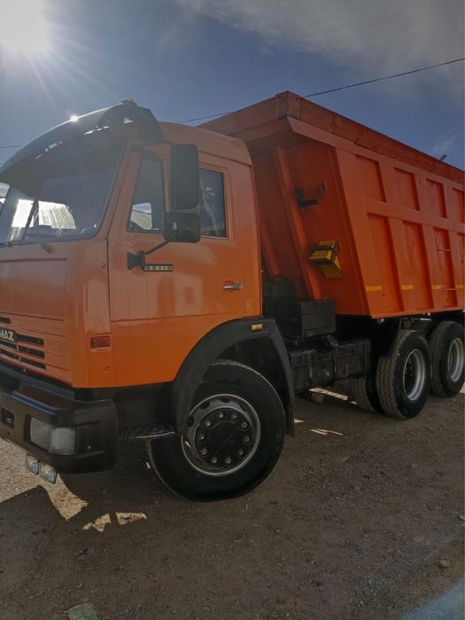 Грузовая машина (самосвал)