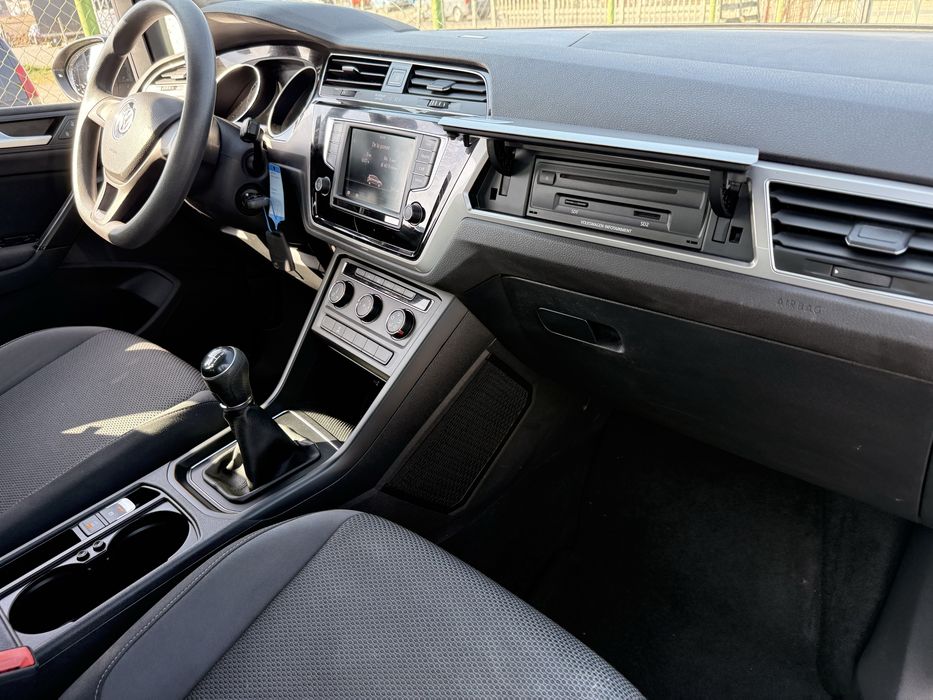 Vw Touran 1.6 TDI  2017 tva ded import Germania