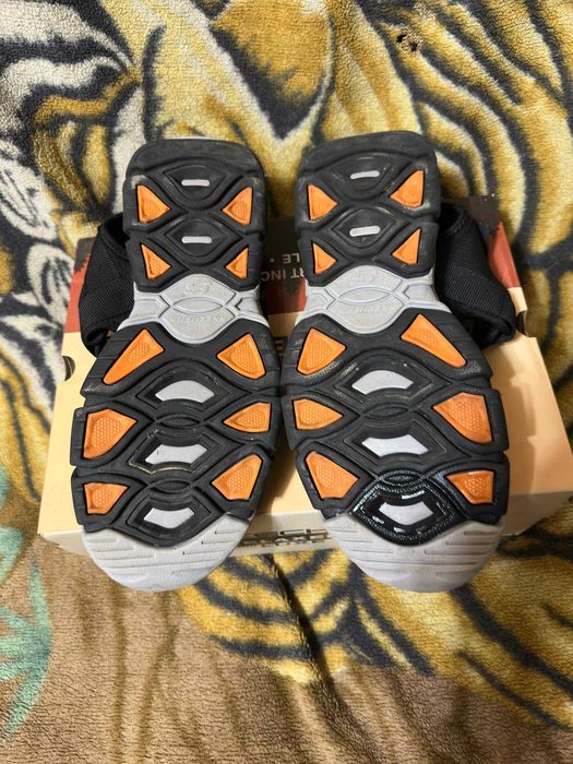 Продам сандали Skechers