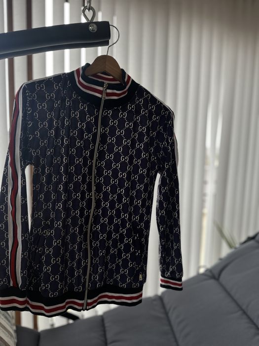 Gucci(суичър) ….