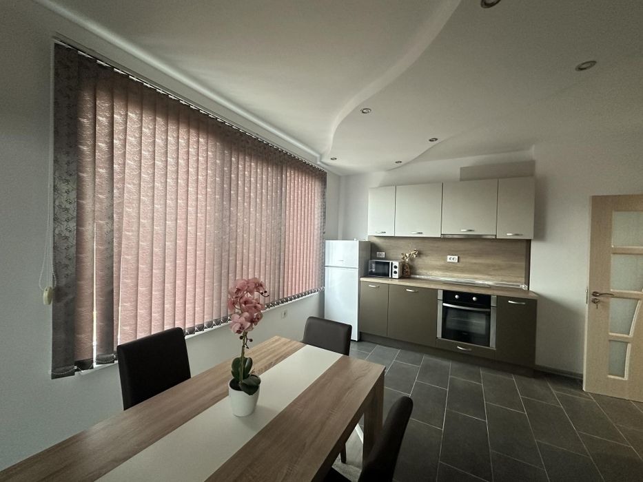 Продава се Четиристаен апартамент в Стара Загора, Център - 84 кв.м за 1584 €/кв.м - Снимка #3