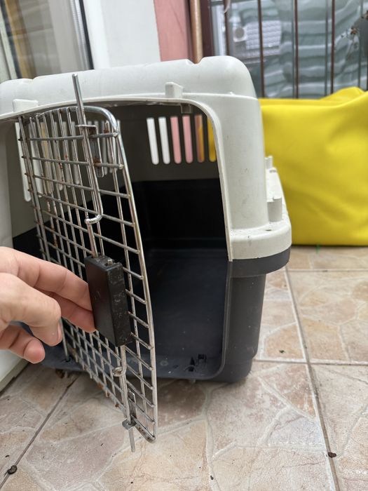 Cușcă transport câini și pisici Karlie Nommand S 60x40x40 cm gri-alb