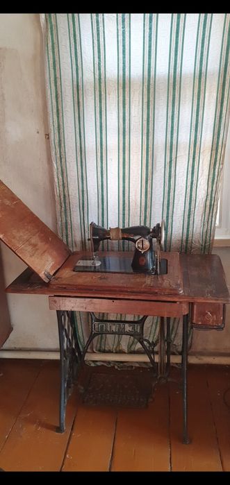 Швейная машинка Раритет