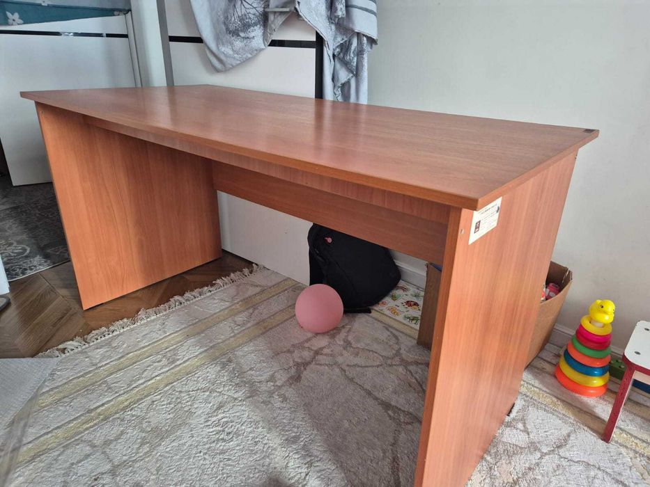 Стол компьютерный 3000 тг