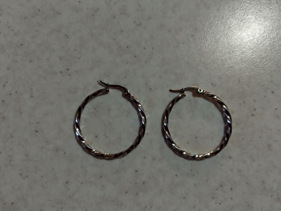 Обеци от медицинска стомана