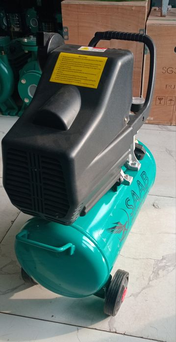 Поршневой компрессор Потребляемая мощность: 1,5 кВАОбъём ресивера: 24