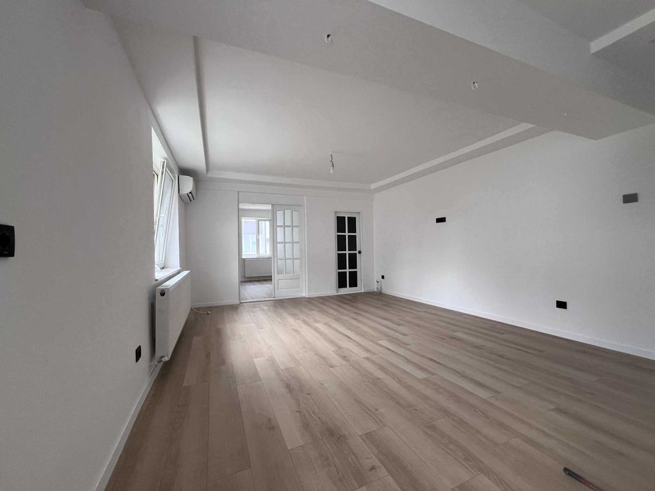 Apartament cu două camere, zona Teatru, pietonală