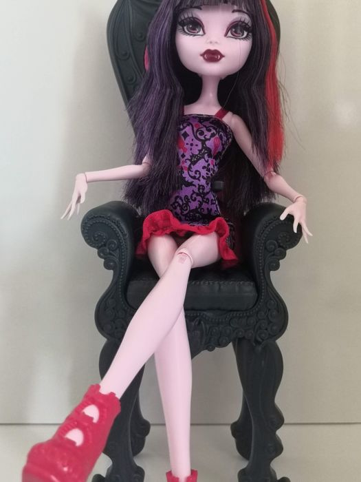 Элизабет из монстр хай продам