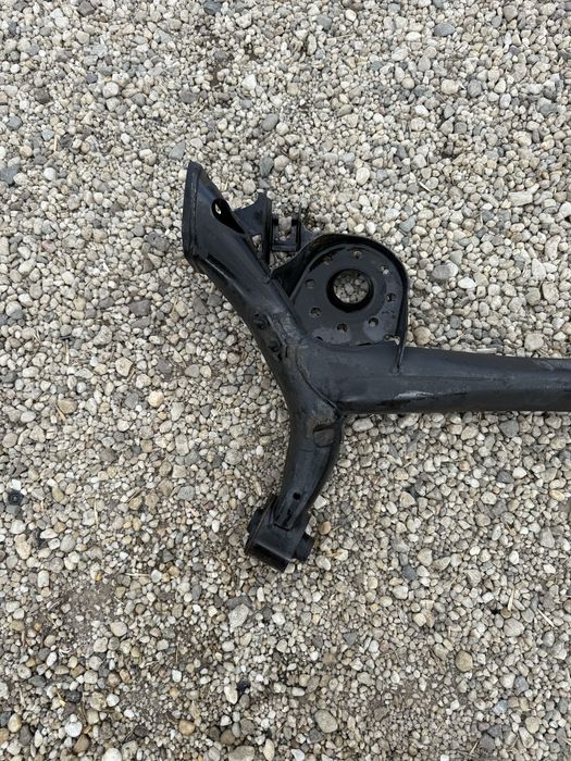 Заден мост Тойота Ярис от 2011 година до 2020 година