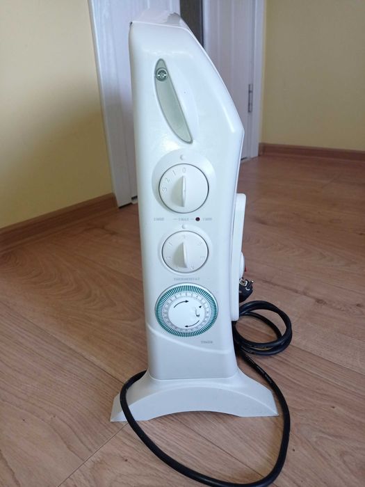 Конвектор Diplomat DPL-CH7009