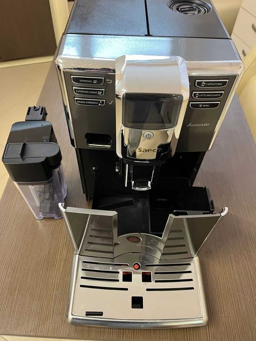 Продавам кафемашина SAECO Incanto