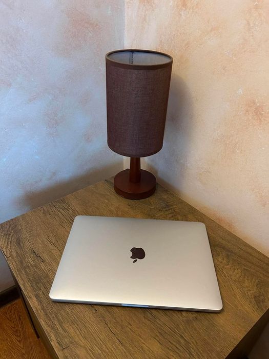 MacBook Pro 13-inch M2 (2022) | 8GB RAM | 256GB SSD | Ca Nou