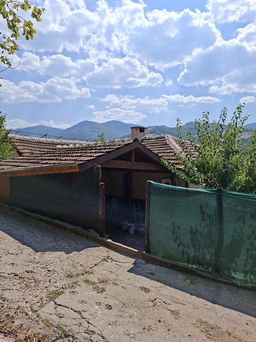 Продава КЪЩА, с. Зверино, област Враца