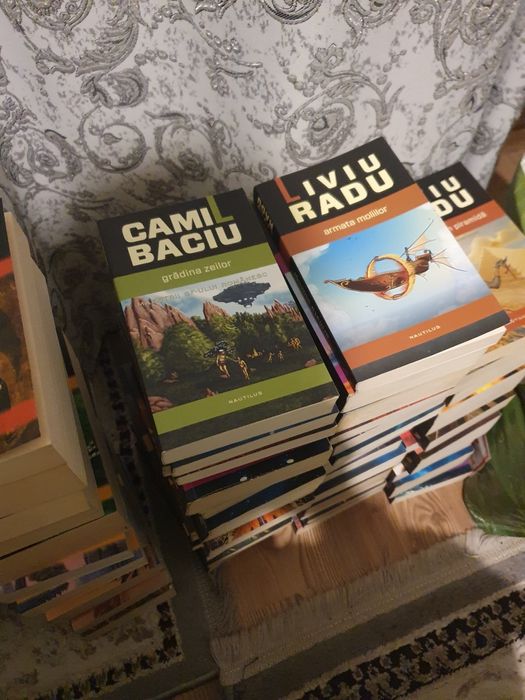 Lot 92 cărți science-fiction fiction