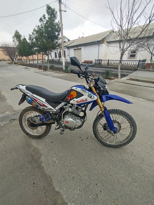 Мотоцикл эндуро 250куба