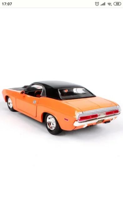 Модель 1:24 maisto dodge challenger