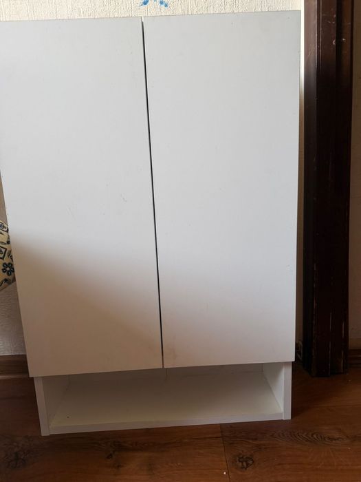 Шкаф-пенал навесной