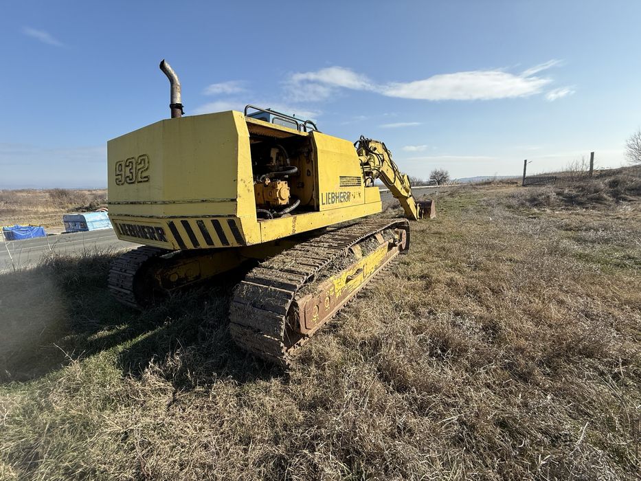 Продава се багер Liebherr  932