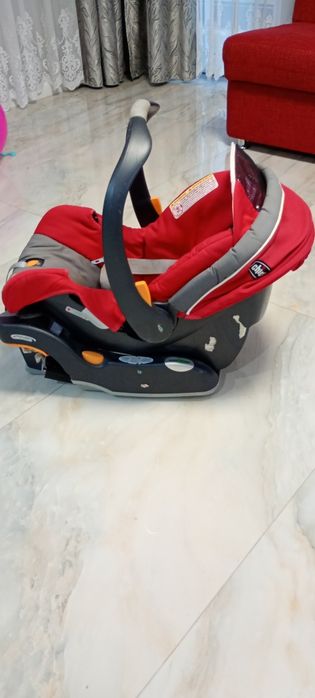 Scoica cu isofix Chicco