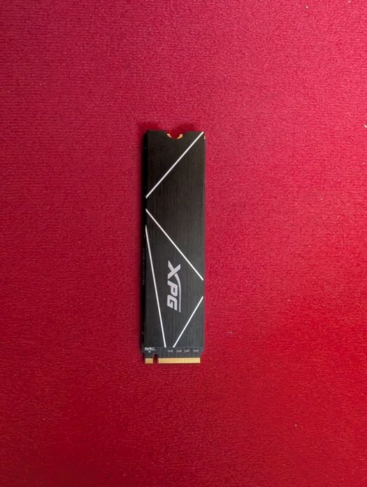 НОВ | Adata XPG Gammix S70 Blade 1TB | NVMe SSD диск Gen4 | с радиатор | DRAM кеш | скорост до 7400 MB/s | PS5 съвместимост