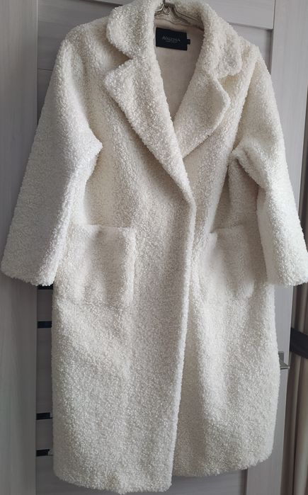 Срочно продам. Все в отличном состоянии. Размер 48-50. Цена не дорого.