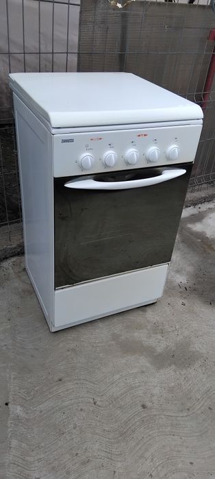 Vînd aragaz Zanussi / cuptor la gas