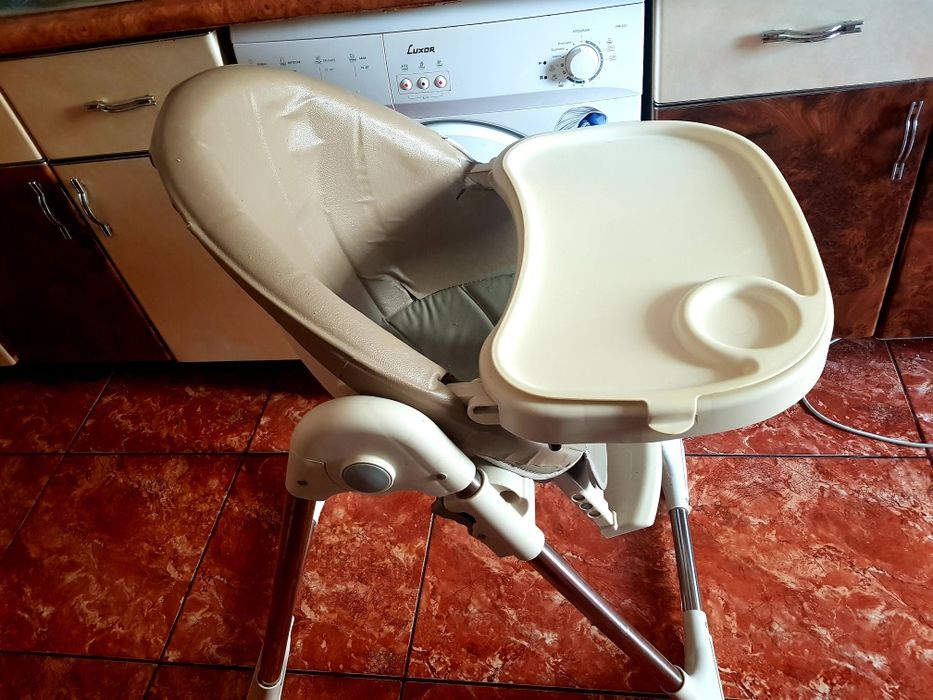 Scaun de masă pentru bebeluși
