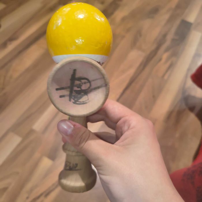 Kendama krom Yellow sticky clear