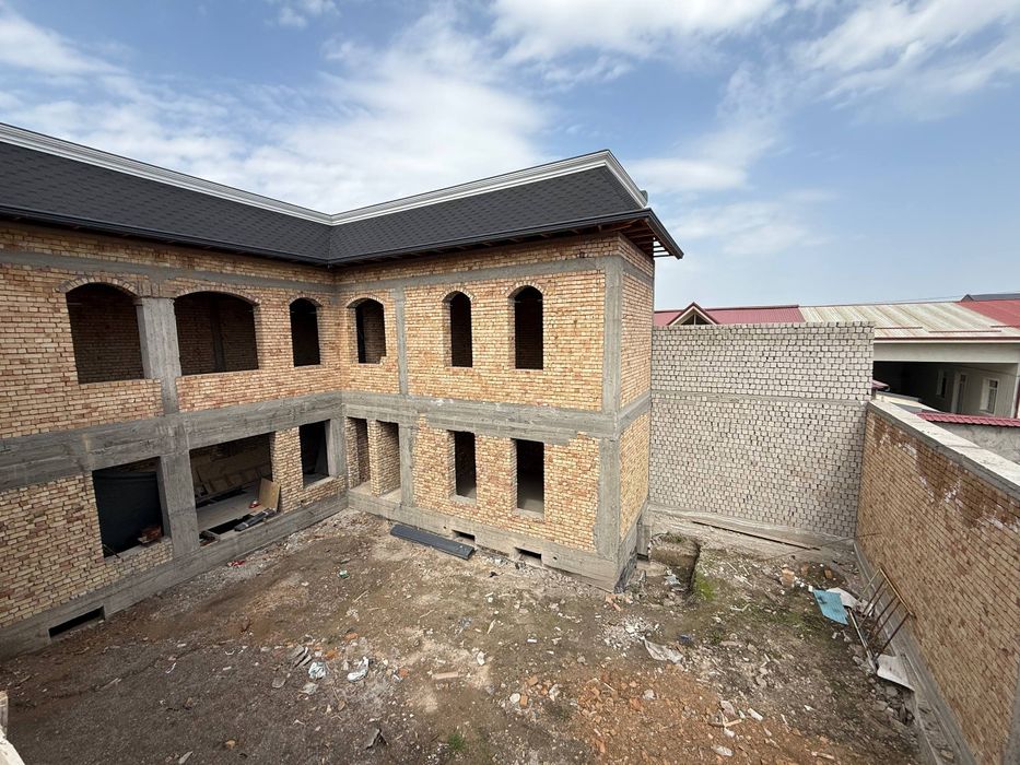 Мирзо Улугбекский район махалля Фаровон 6 соток 1,350 м² 12 комнат