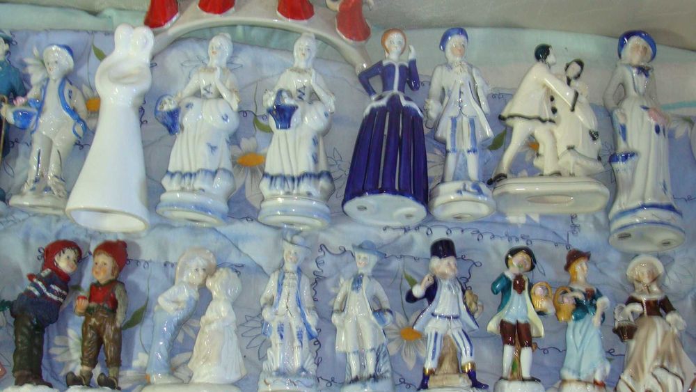 Фигурки-порцелан и алабастър