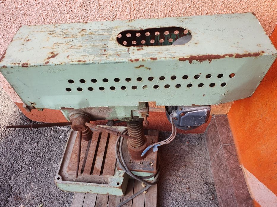 Сверлильный станок