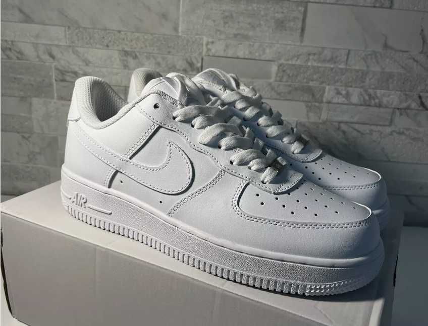 *NEW* Nike Air Force 1 Low Triple White - livrare cu verificare