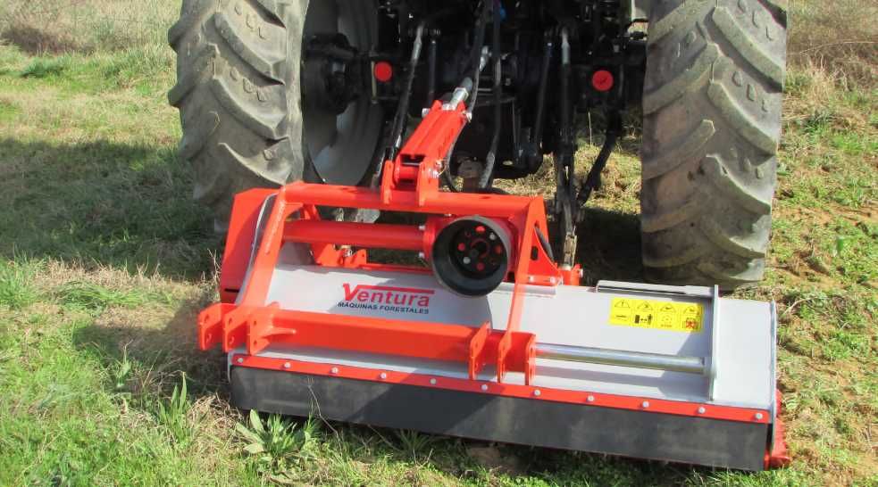 Tocator crengi PROFESIONALE reversibil pentru tractoare intre 40-100 cai