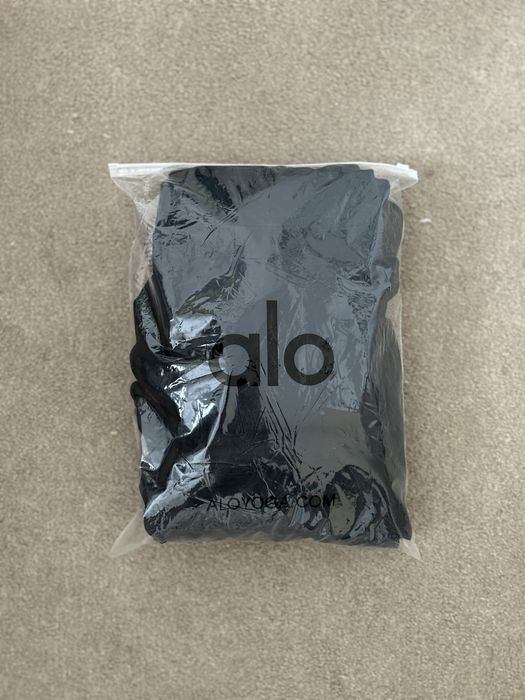 Alo yoga set cu gluga