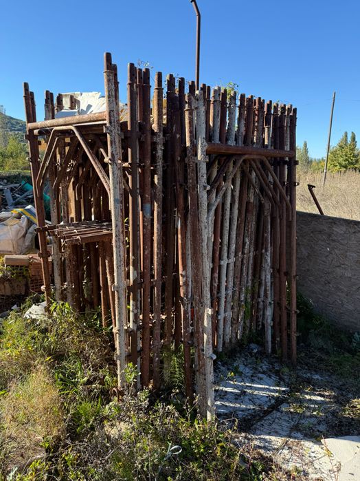 Schelă metalica de inchiriat  - Itaia