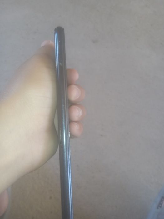 Honor8a xotirasi 32 aybi ekrani singan registratsiyaga tushgan lekin