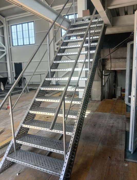 Scari metalice zincate