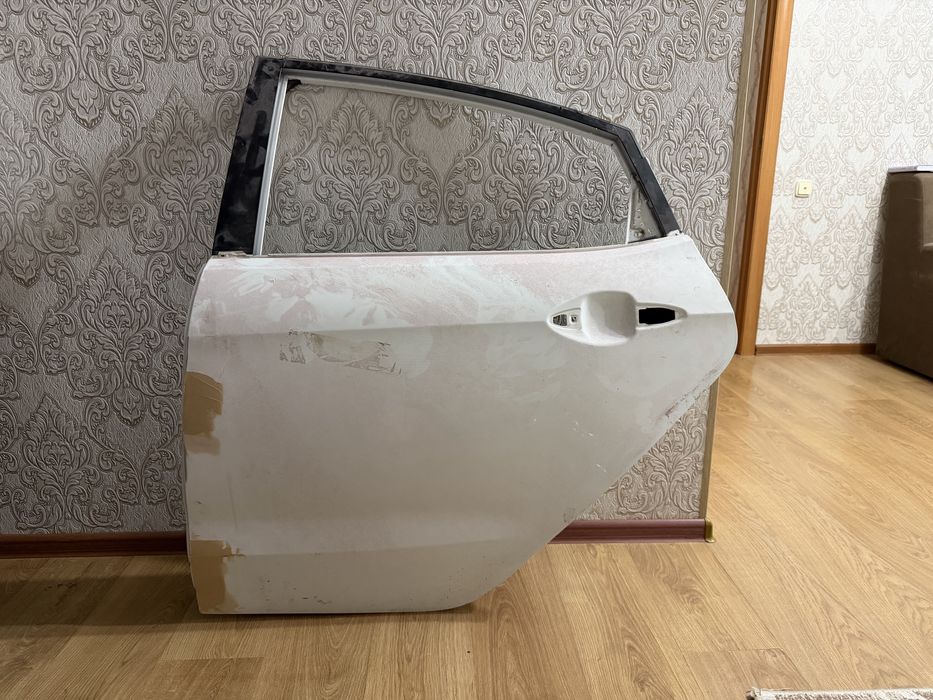 Дверь на KIA Rio 2015