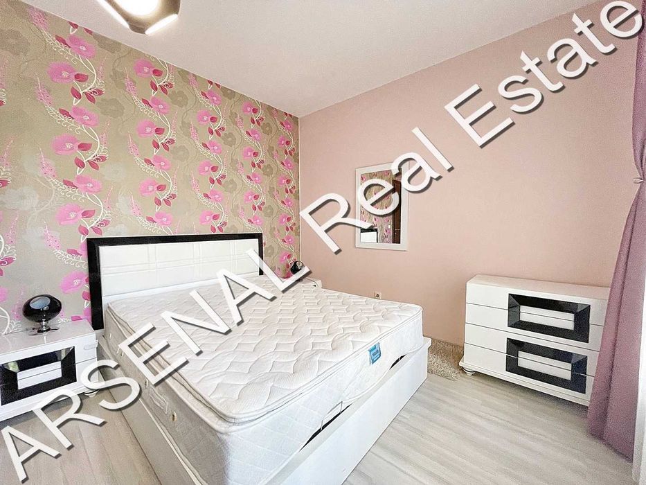 Дава се под наем Тристаен апартамент в София, Изток - 130 кв.м за 1150 € - Снимка #3