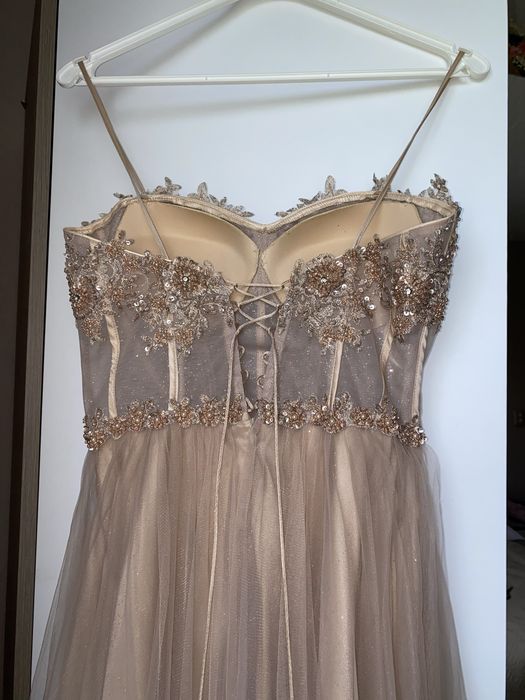 Дълга официална рокля